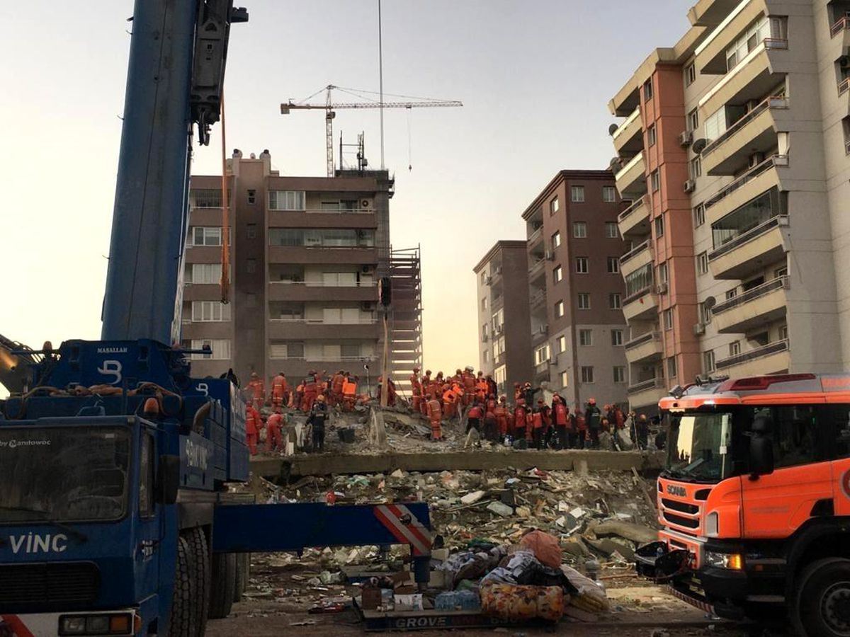 İzmir\'deki depremde yıkılan Rızabey Apartmanı ile ilgili tutuklu sayısı 2\'ye yükseldi