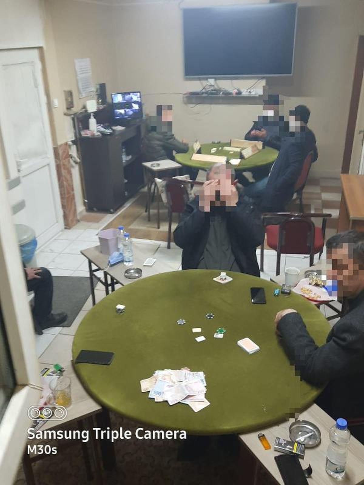 Son dakika haber | Kahvehanede kumar oynayanlara ceza