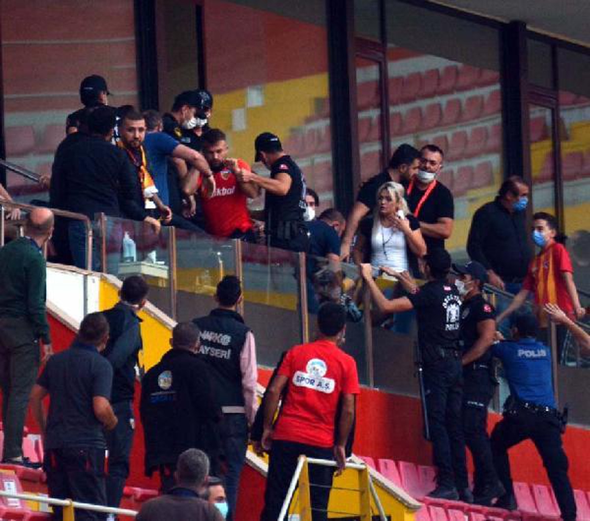 Son dakika haberi: Kayserispor Başkanı Gözbaşı\'nın kardeşinin darbedildiği davada 3 kişi tanık olarak dinlenecek