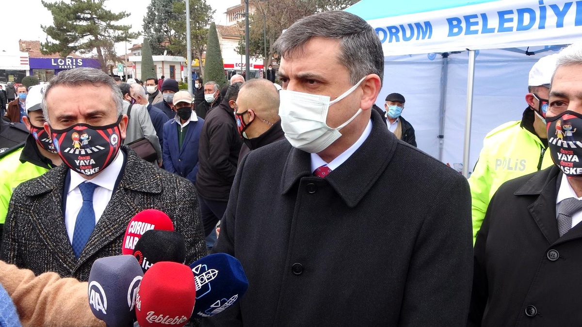 Korona virüs salgınında 3. dalganın yaşandığını dile getiren Çorum\'da Vali Çiftçi uyardı