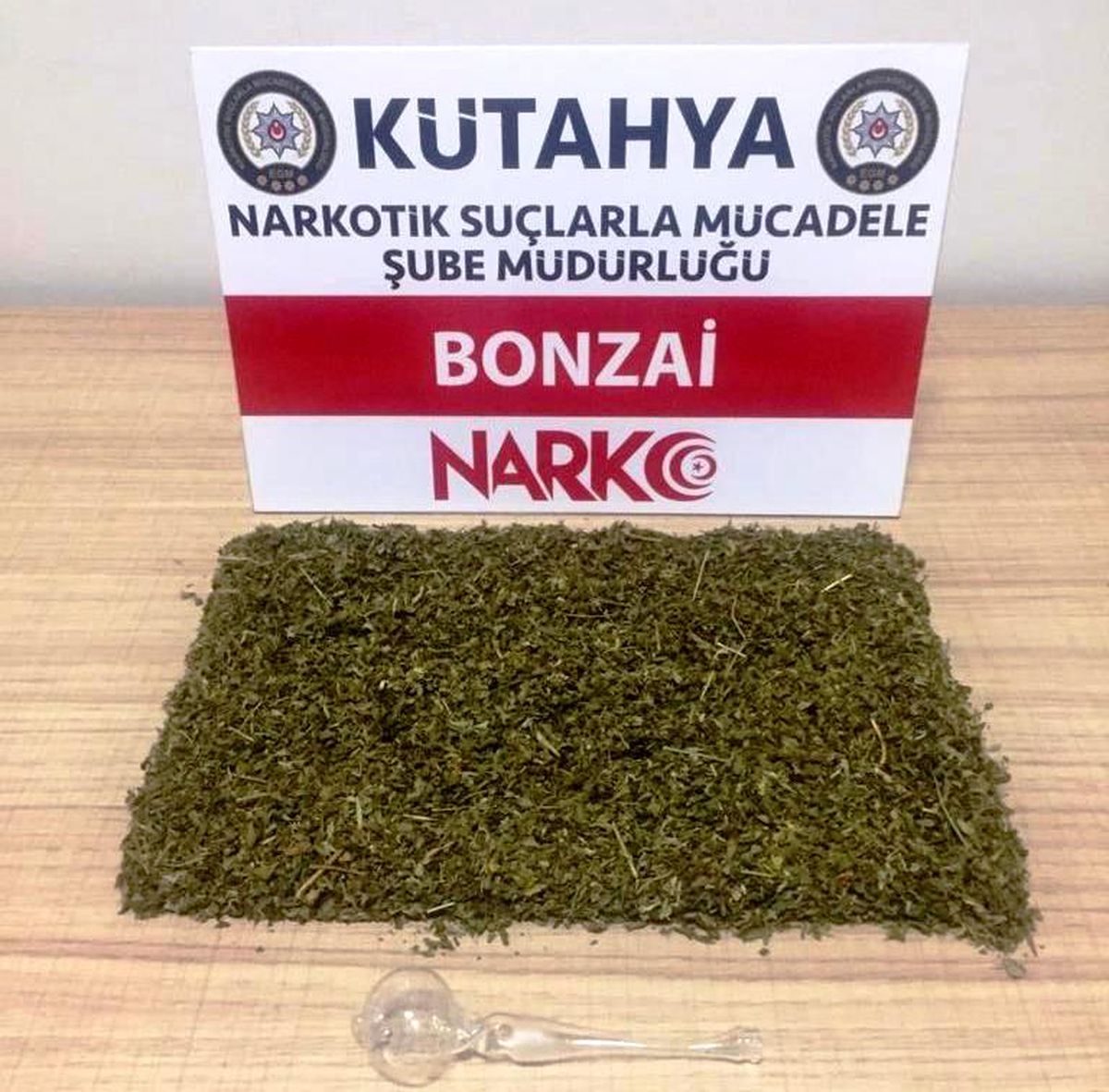 Son dakika! Kütahya\'da durdurulan araçta uyuşturucu ele geçirildi