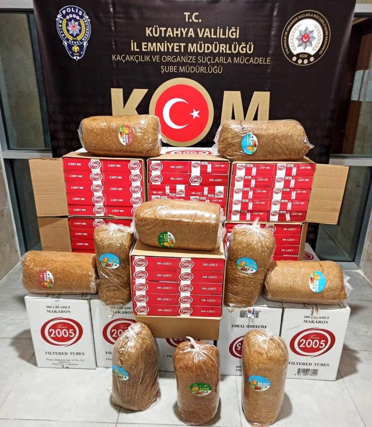 Son dakika haber! Kütahya\'da kaçak tütün ve sahte bandrollü makaron operasyonu