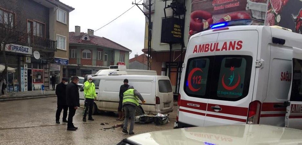 Motosiklet ile otomobil çarpışması sonucu 1 kişi yaralandı