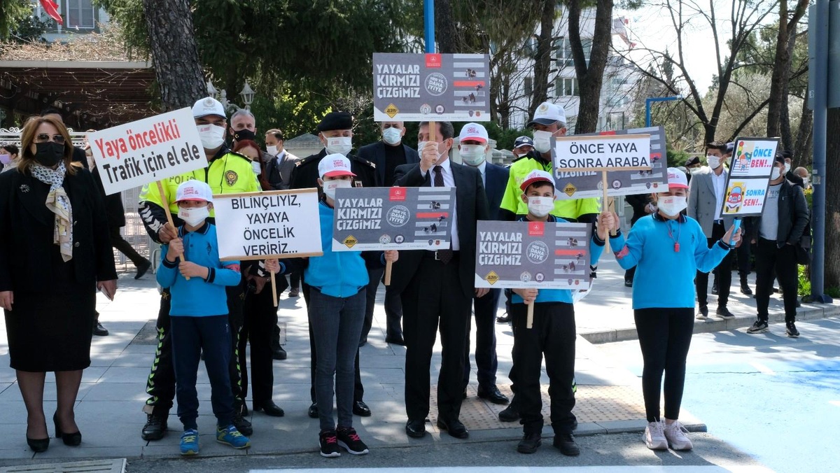 Muğla\'da \'Yayalar kırmızı çizgimiz\' etkinliği