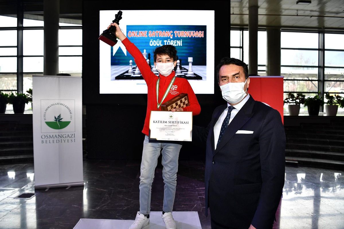 Online satranç turnuvasında ödül heyecanı