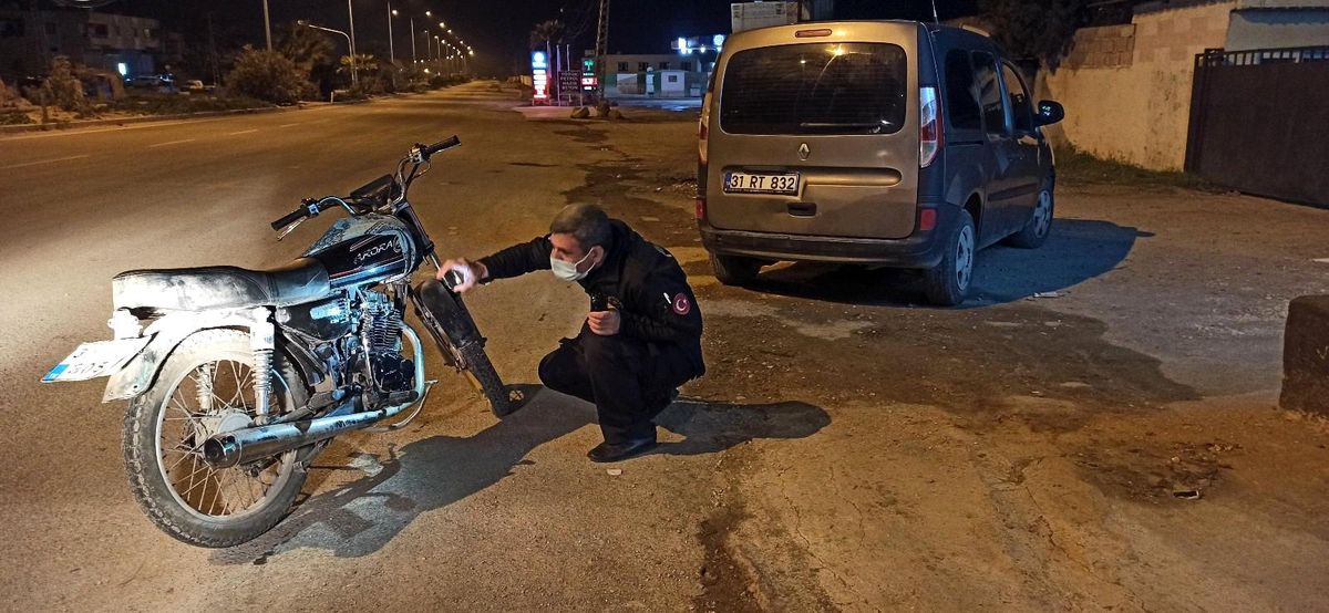 Reyhanlı\'da kısıtlama denetimine takılan motosiklet çalıntı çıktı
