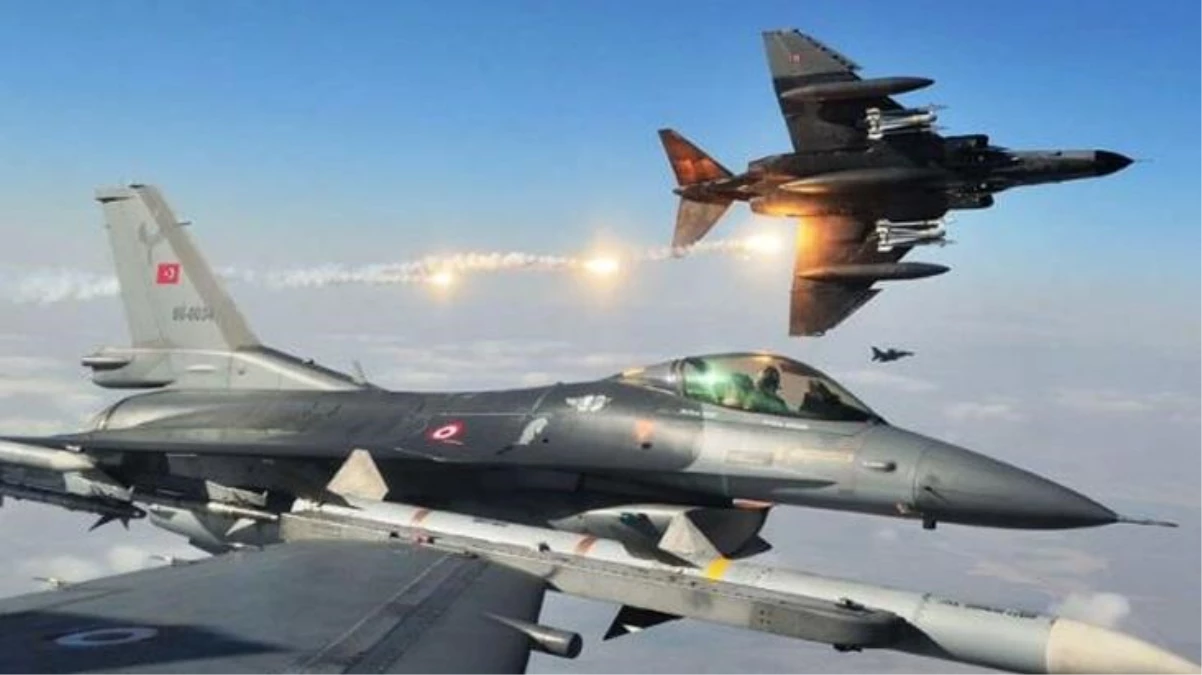 Rus savaş uçakları NATO\'yu alarma geçirdi! Türk jetleri de havalandı