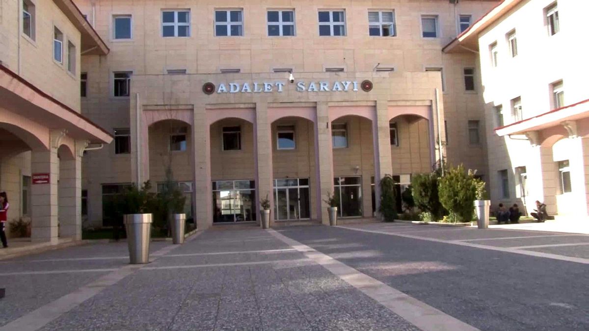 Son dakika haberi: Siirt merkezli 3 ilde kaçakçılık operasyonu: 17 gözaltı