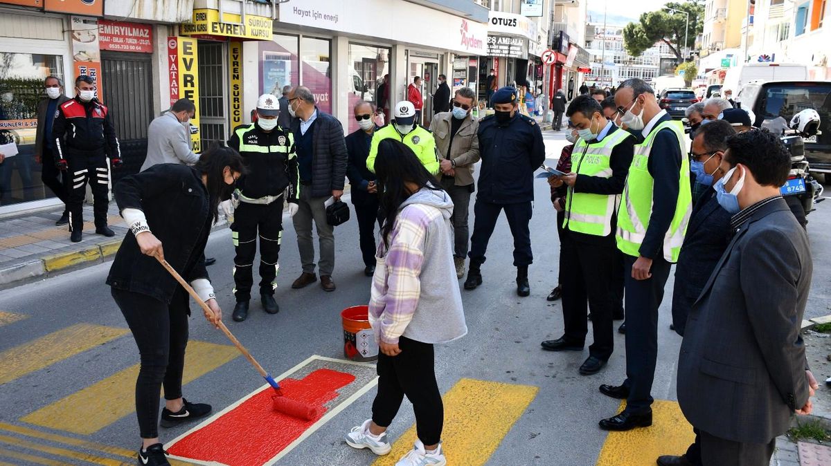 Söke\'de \'Yaya Önceliği Kırmızı Çizgimizdir" etkinliği