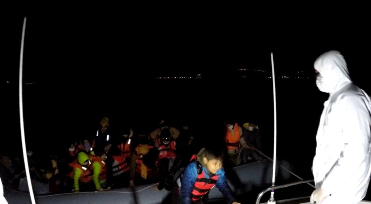 Yunanistan\'ın ölüme terk ediyor, Türk askeri kurtarıyor
