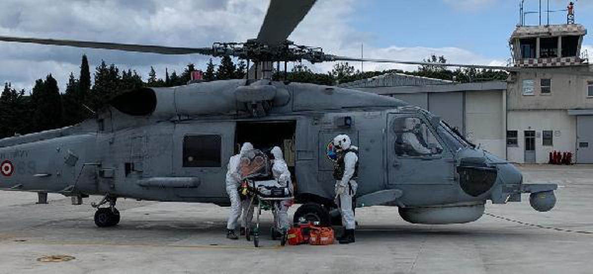 19 hastası, Gökçeada\'dan Çanakkale\'ye helikopterle sevk edildi