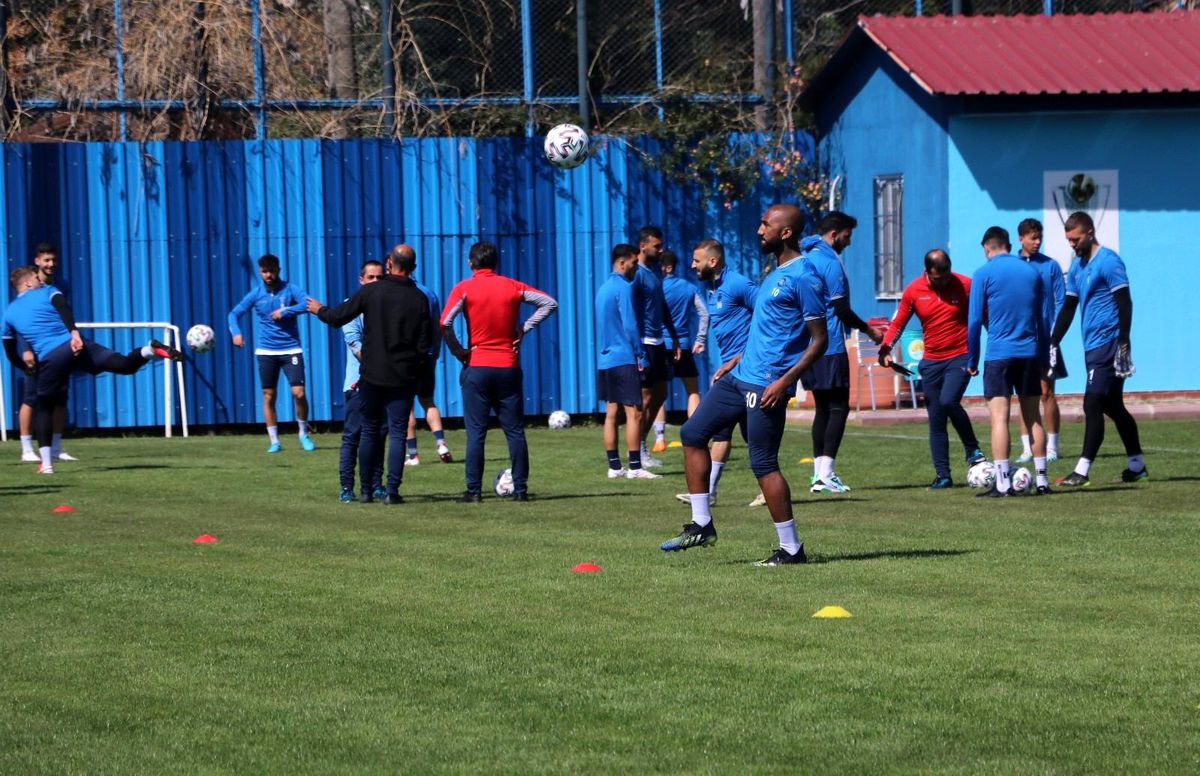 Adana Demirspor, gözünü Süper Lig\'e dikti