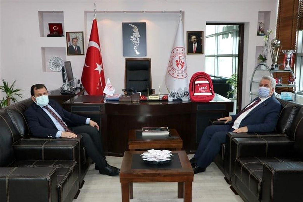 AFAD İl Müdürü Atsız, Gençlik ve Spor İl Müdürü Kabakcı\'yı ziyaret etti