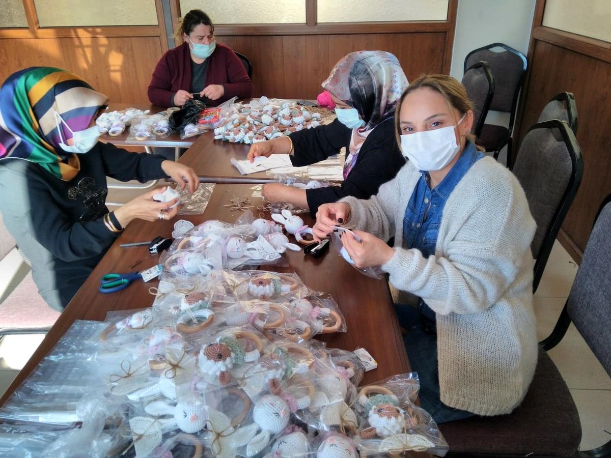 Amigurumi oyuncak yapmayı öğrendiler ABD\'den sipariş aldılar