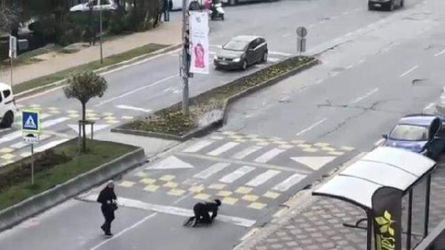 Başakşehir'de 2 kişinin öldüğü çatışma anları kameraya yansıdı Başakşehir'de 2 kişinin öldüğü çatışma anları kameraya yansıdı