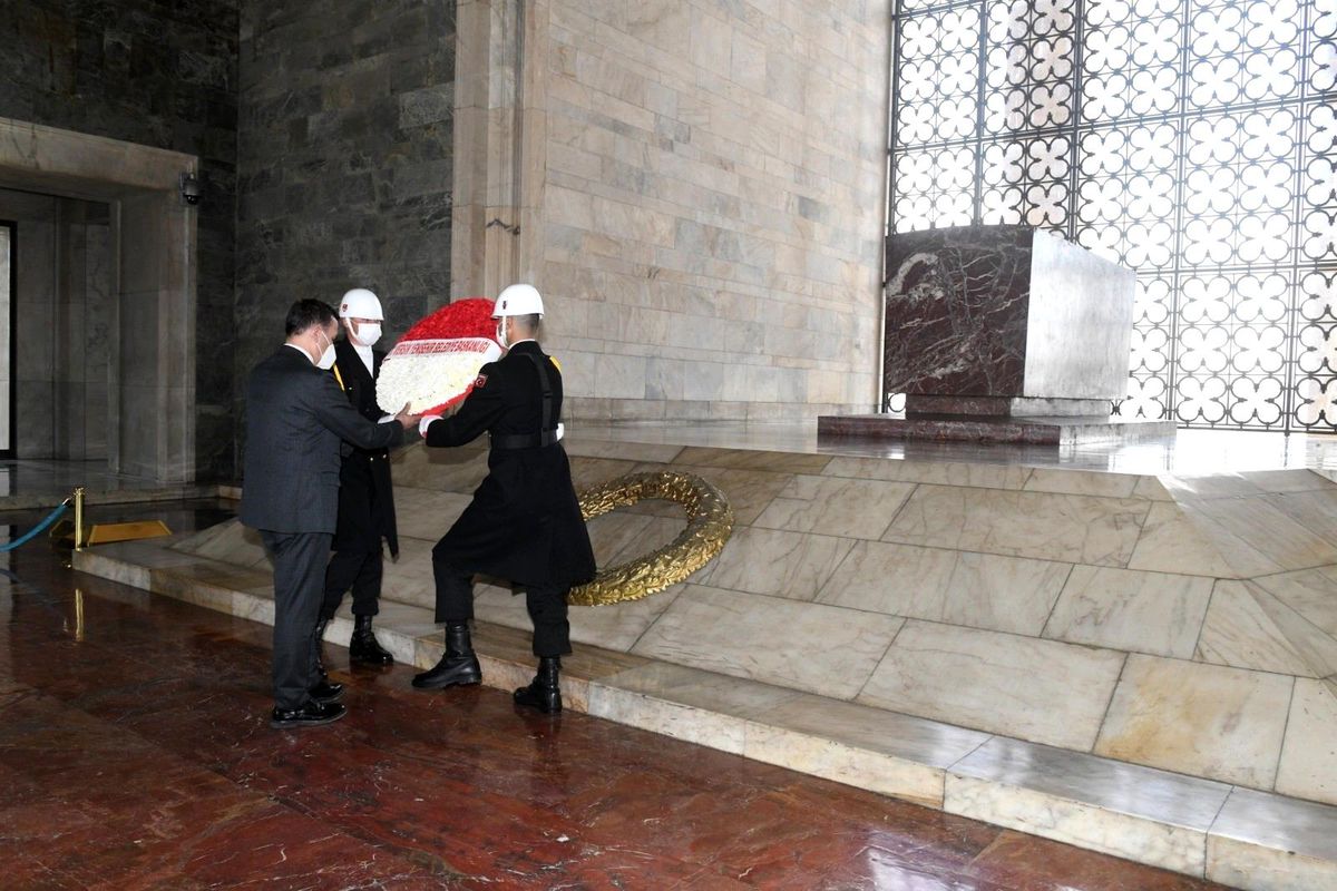 Başkan Özyiğit ve muhtarlar, Anıtkabir\'de Ata\'nın huzuruna çıktı
