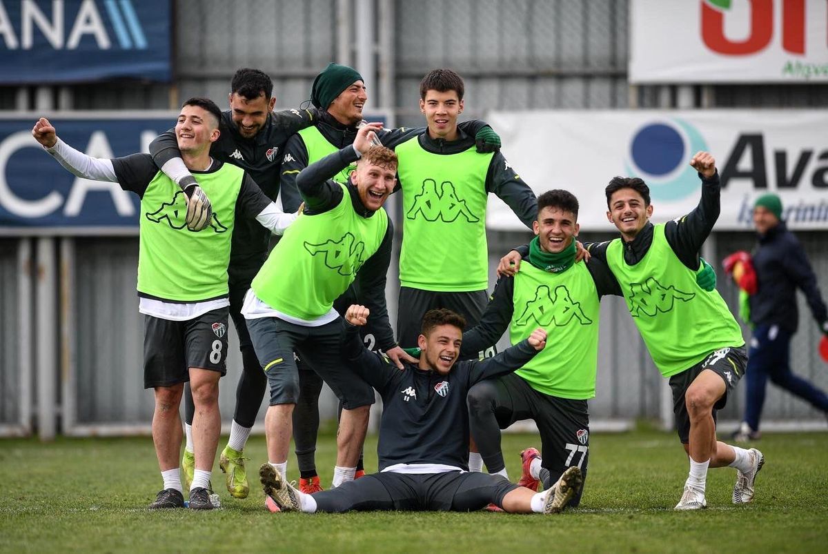 Bursaspor\'da Altay maçı öncesi moraller yüksek