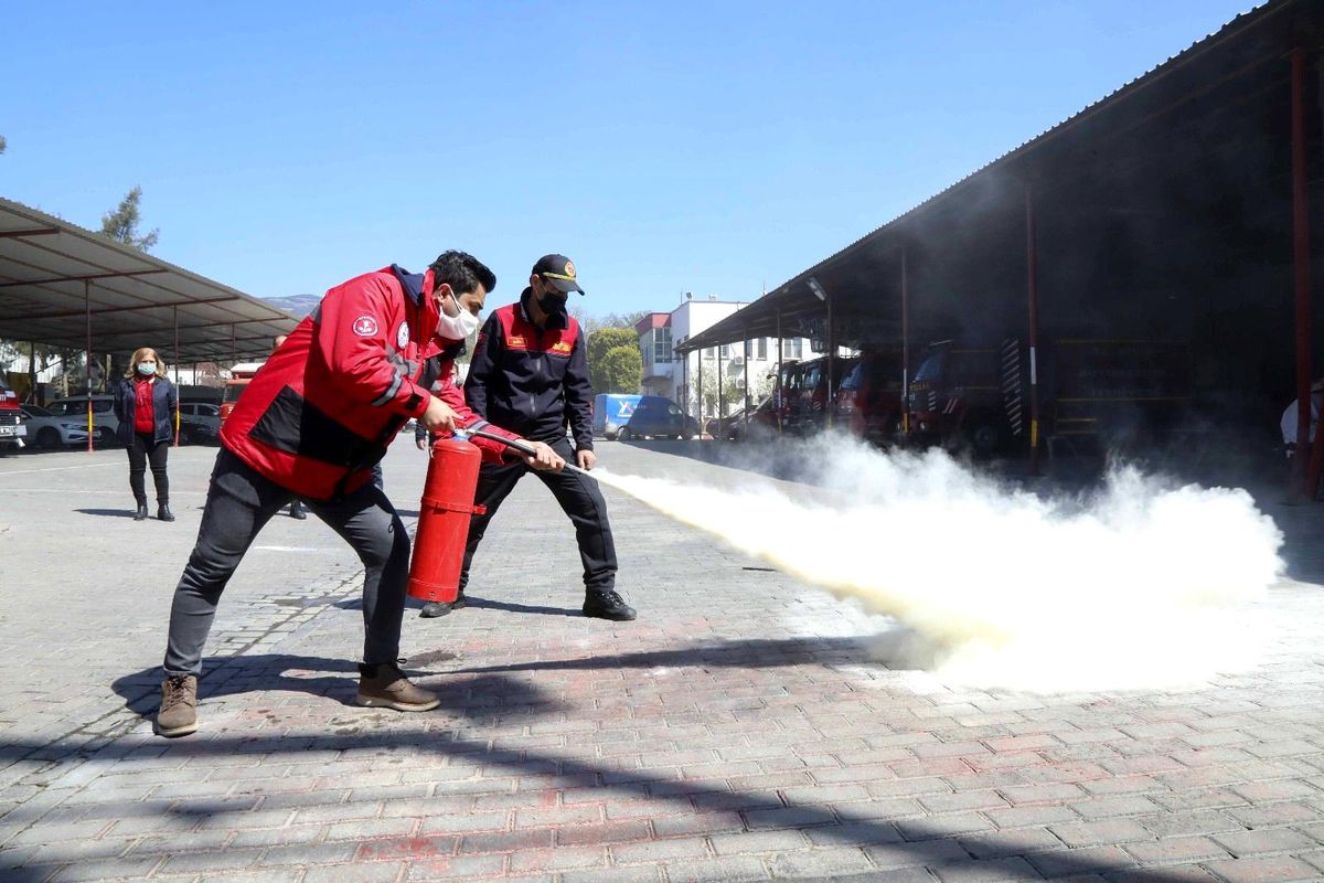 Büyükşehir İtfaiyesi, Efeler Belediyesi Arama Kurtarma ekibine eğitim verdi