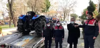 Son dakika haber: Manisa'da eski milletvekilinin çalınan traktörünü jandarma ekipleri buldu