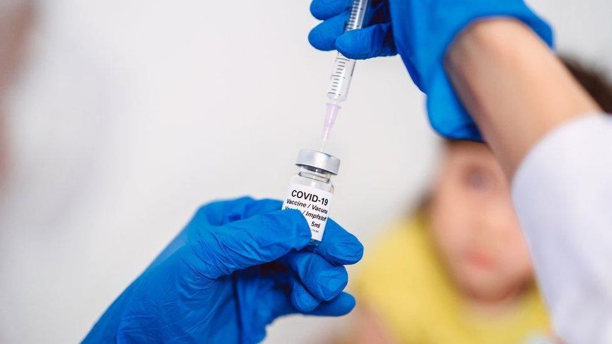 Covid aşısı: Pfizer, BioNTech\'le geliştirdiği aşının 12-15 yaş arası çocuklarda \'yüzde 100 etkili\' olduğunu açıkladı