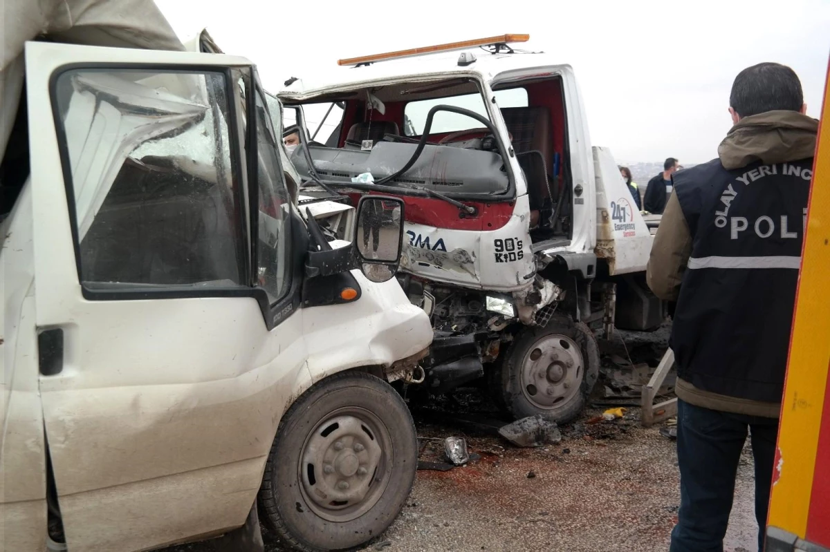 Son dakika haberleri... Eskişehir\'de zincirleme kazada 1 kişi öldü, 5 kişi yaralandı