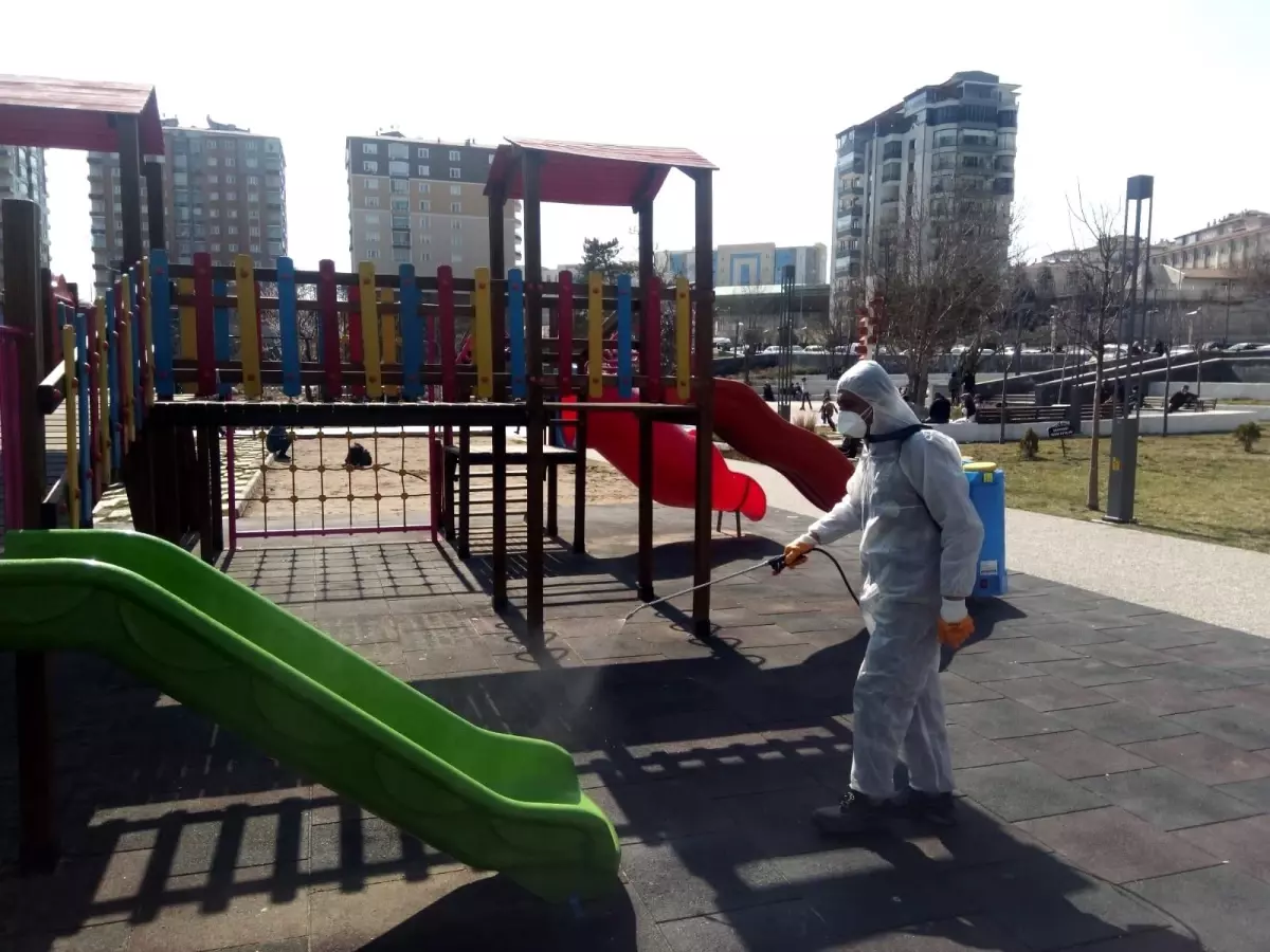 Kırıkkale\'de oyun parkları dezenfekte edildi