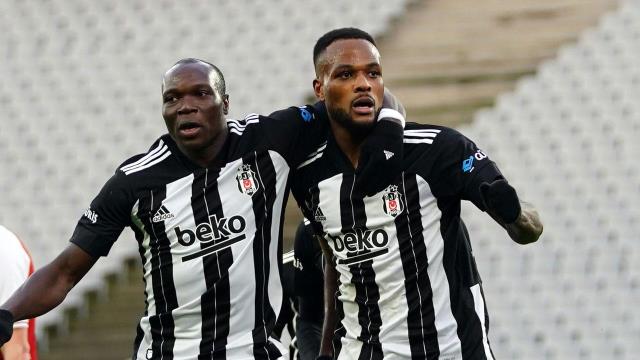 Koronavirüse yakalanan Cenk'in ardından Beşiktaş'ın diğer forveti Aboubakar da Milli Takım'da sakatlandı, elde tek forvet kaldı