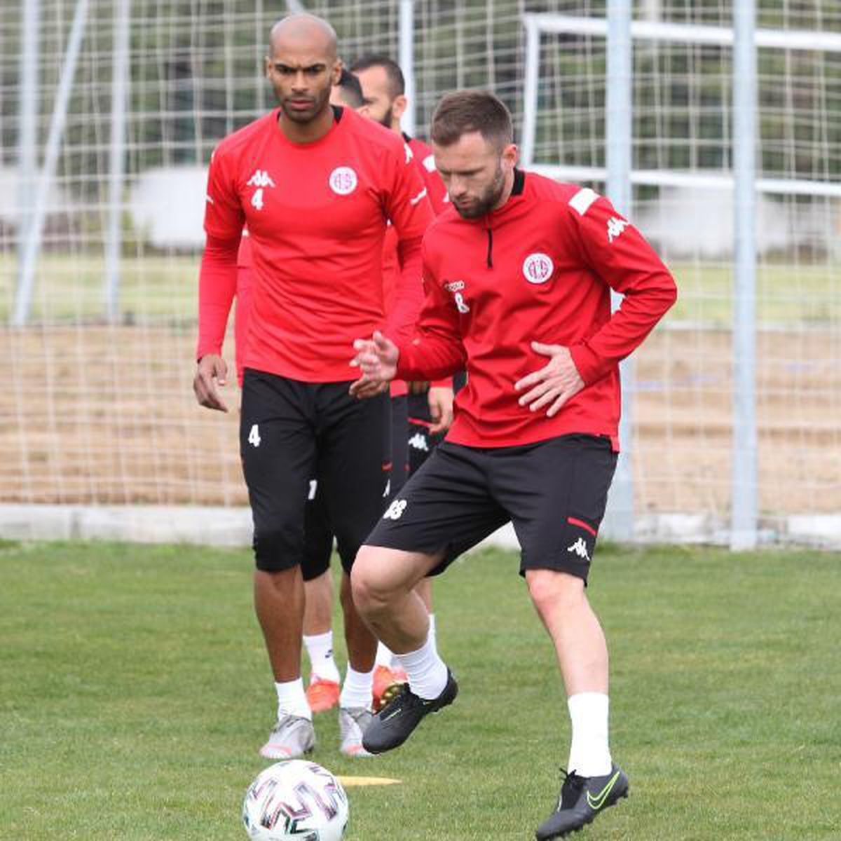 Ligin kırmızısı Antalyaspor