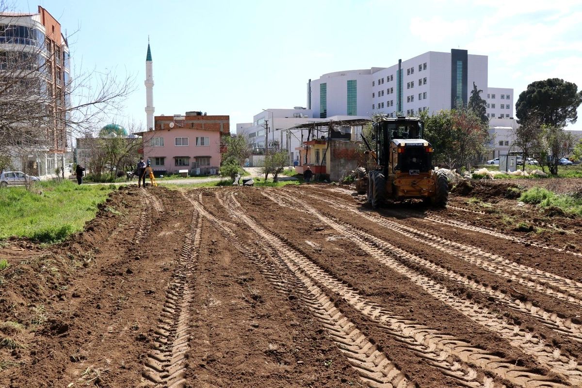 Nazilli Belediyesi yol açma çalışmalarına devam ediyor