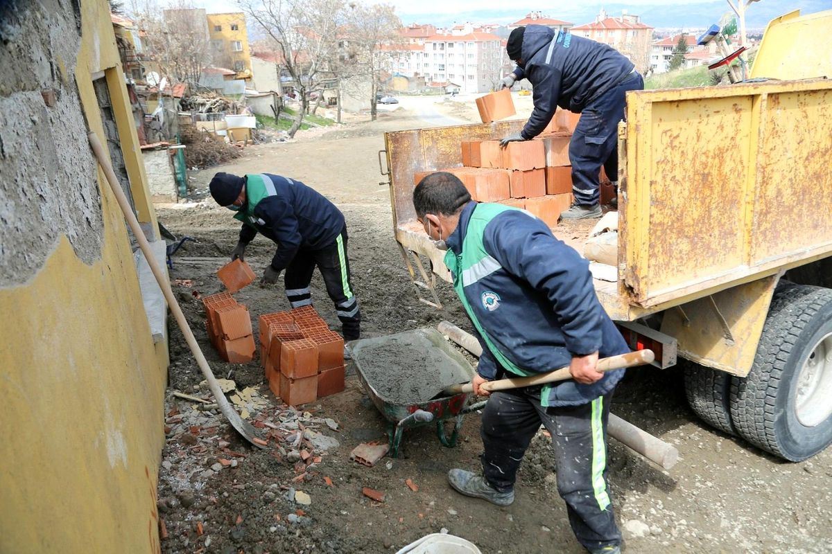 Odunpazarı\'ndaki metruk ve riskli binaların yıkım ve rehabilitasyon çalışmaları