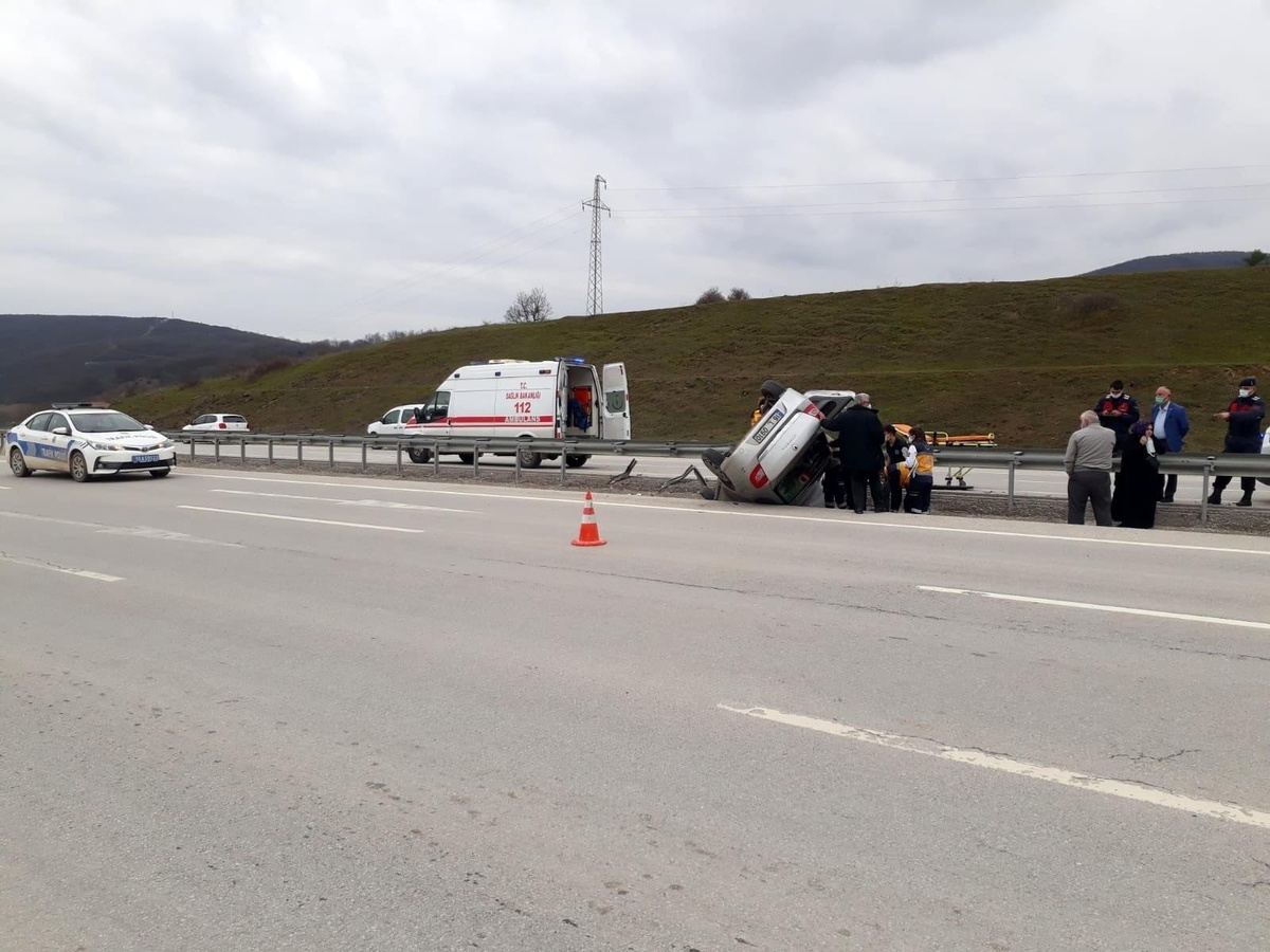 Su kanalına giren otomobil takla attı: 1 yaralı