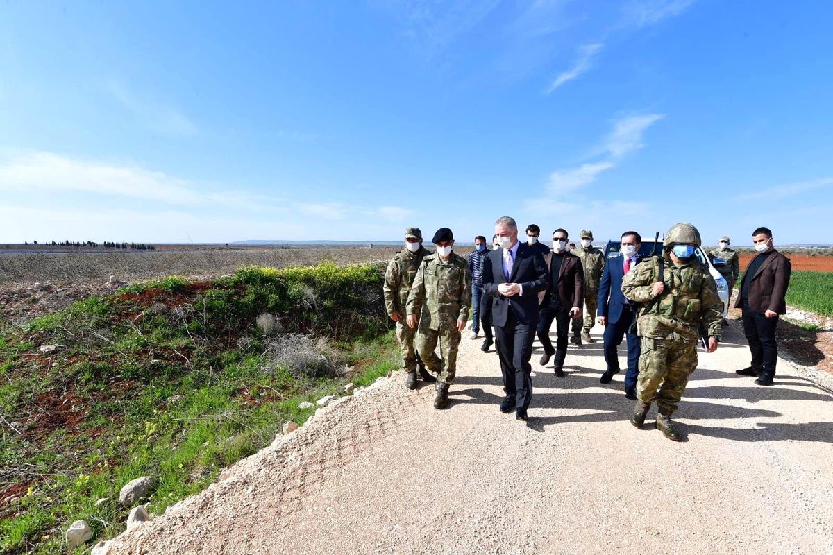 Vali Gül sınır hattında denetimde