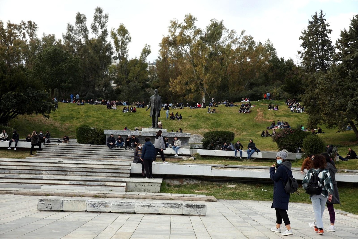 Yunanistan, Covid-19 kısıtlamalarını hafifletiyor