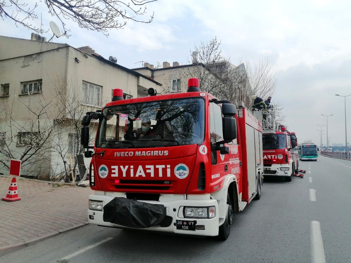 Baca yangınını itfaiye söndürdü