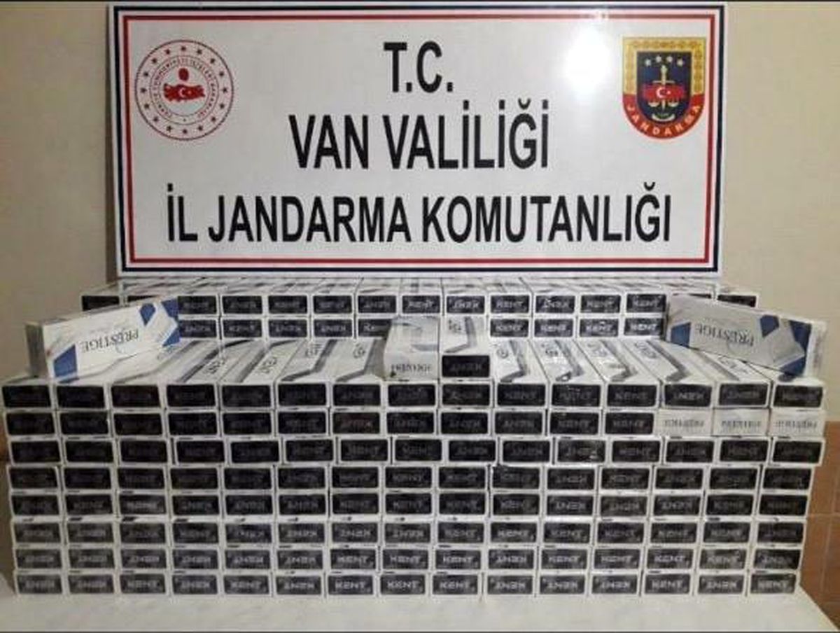 Başkale\'de 2 bin 815 paket kaçak sigara yakalandı