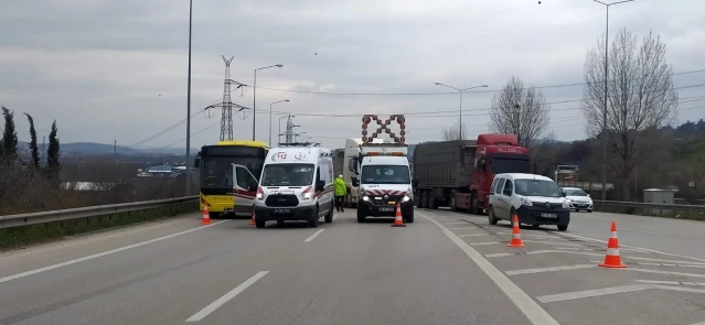 Bursa'da şehirler arası yolcu otobüsü tırla çarpıştı: 4 yaralı