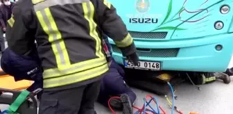 Halk otobüsünün çarptığı yaşlı kadın ağır yaralandı