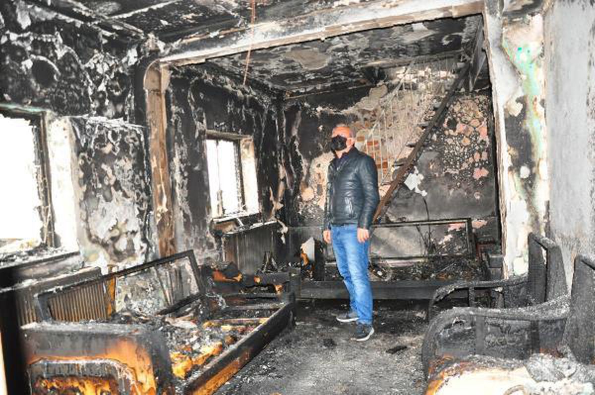 Son dakika gündem: Manisa\'da çıkan yangında 5 ev ve 2 otomobil kullanılmaz hale geldi