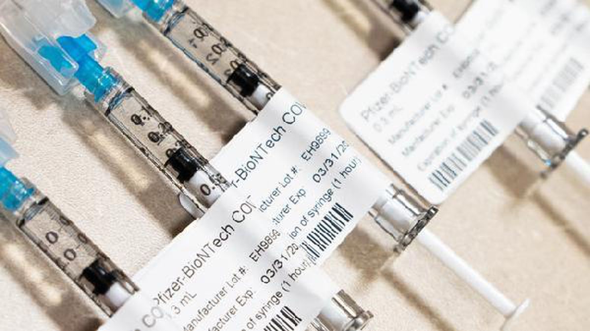 Son dakika haberleri | Pfizer\'ın aşı şişesinden 7 doz çekecek şırınga üretildi