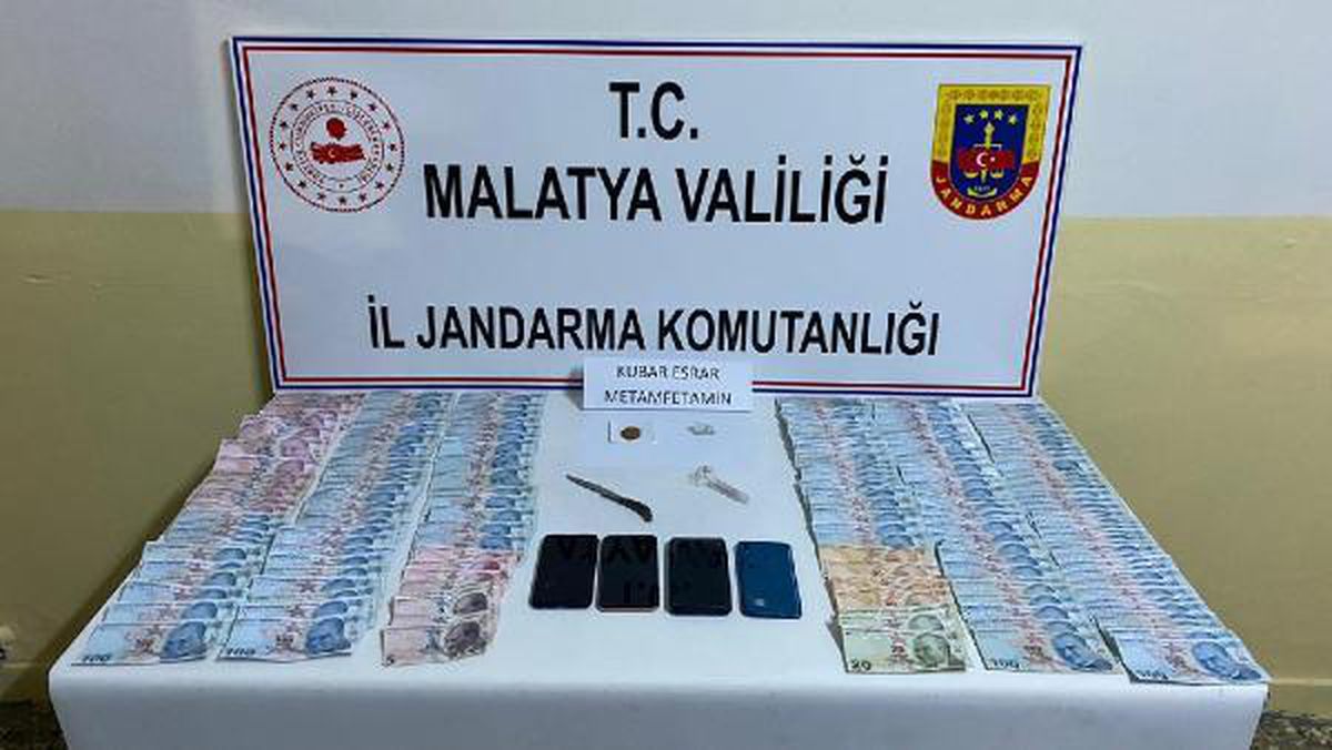 Sivas\'ta hırsızlık yapan 3 şüpheli, Malatya\'da yakalandı
