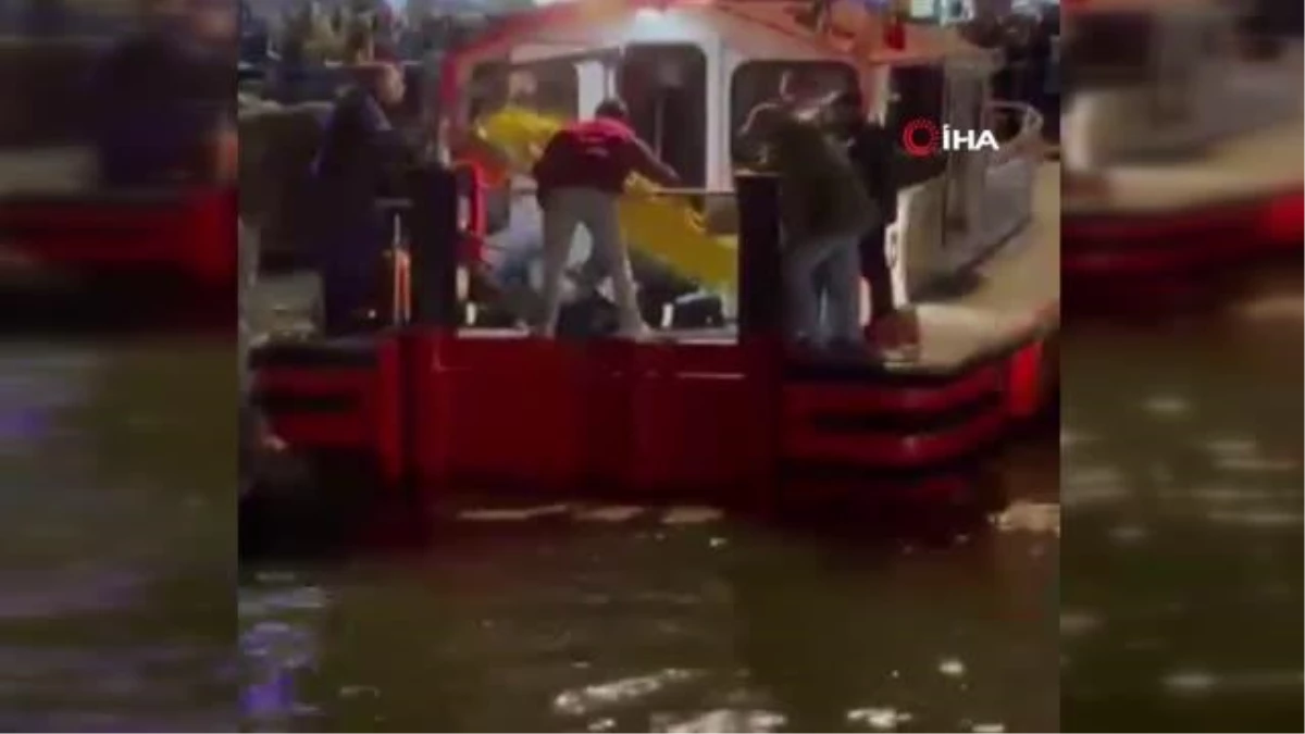 Süveyş Kanalı\'nda araç feribottan denize düştüDenize düşen araçta 1 çocuk öldü