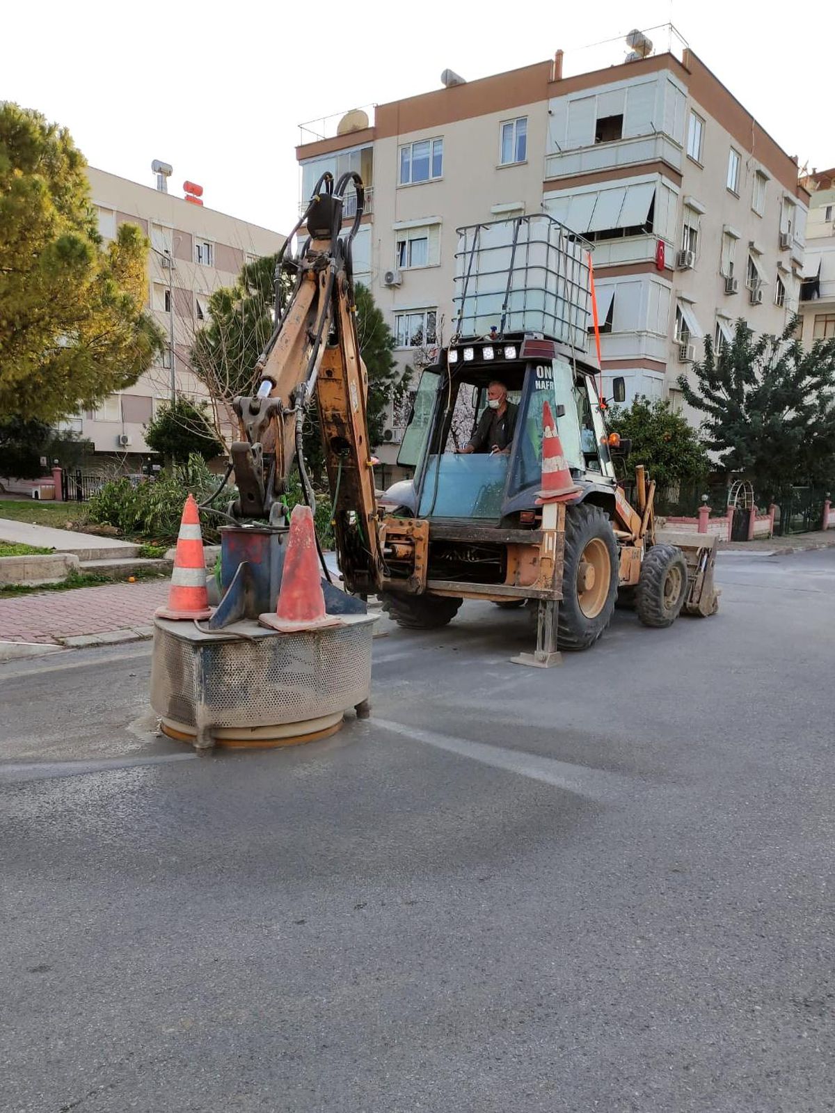 6 bin kanalizasyon kapağı yol seviyesine getiriliyor