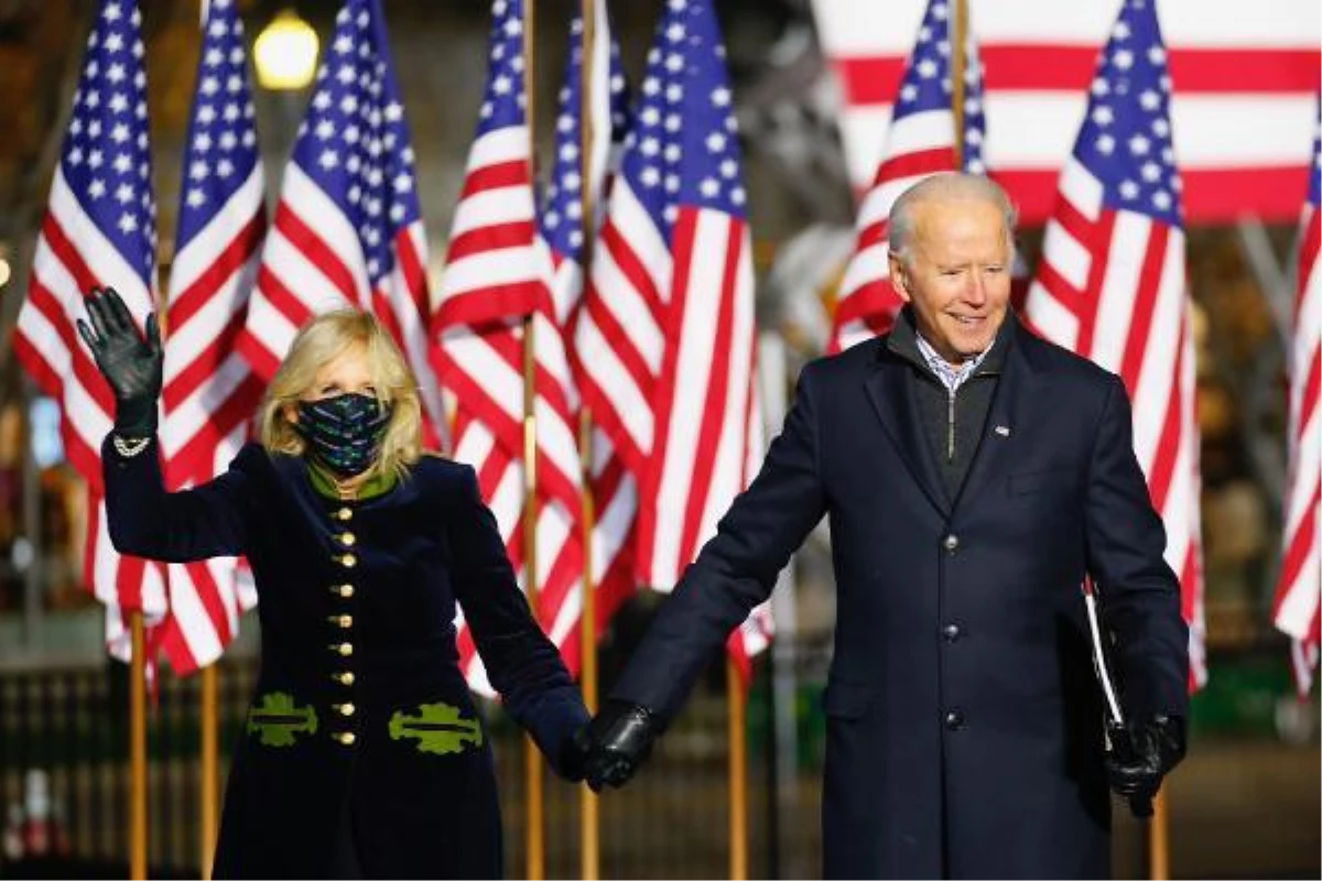 ABD First Lady\'si Biden\'dan uçaktaki gazetecilere 1 Nisan şakası