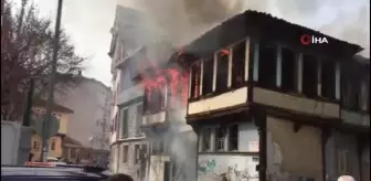 Son dakika haber... Ateşe verip kayıplara karıştılar.. Metruk bina alev alev yandı