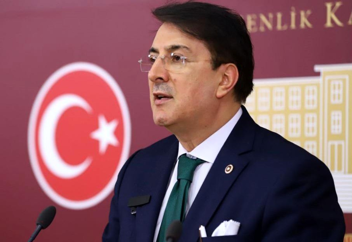 Aydemir: \'Sağlık çalışanları birer kahraman\'