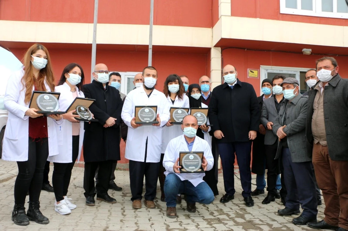 Başkan Orhan\'dan sağlık çalışanlarına Kanser Haftası sürprizi