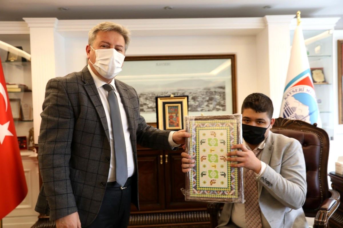 Başkan Palancıoğlu, makamını otizmli Eren\'e bıraktı