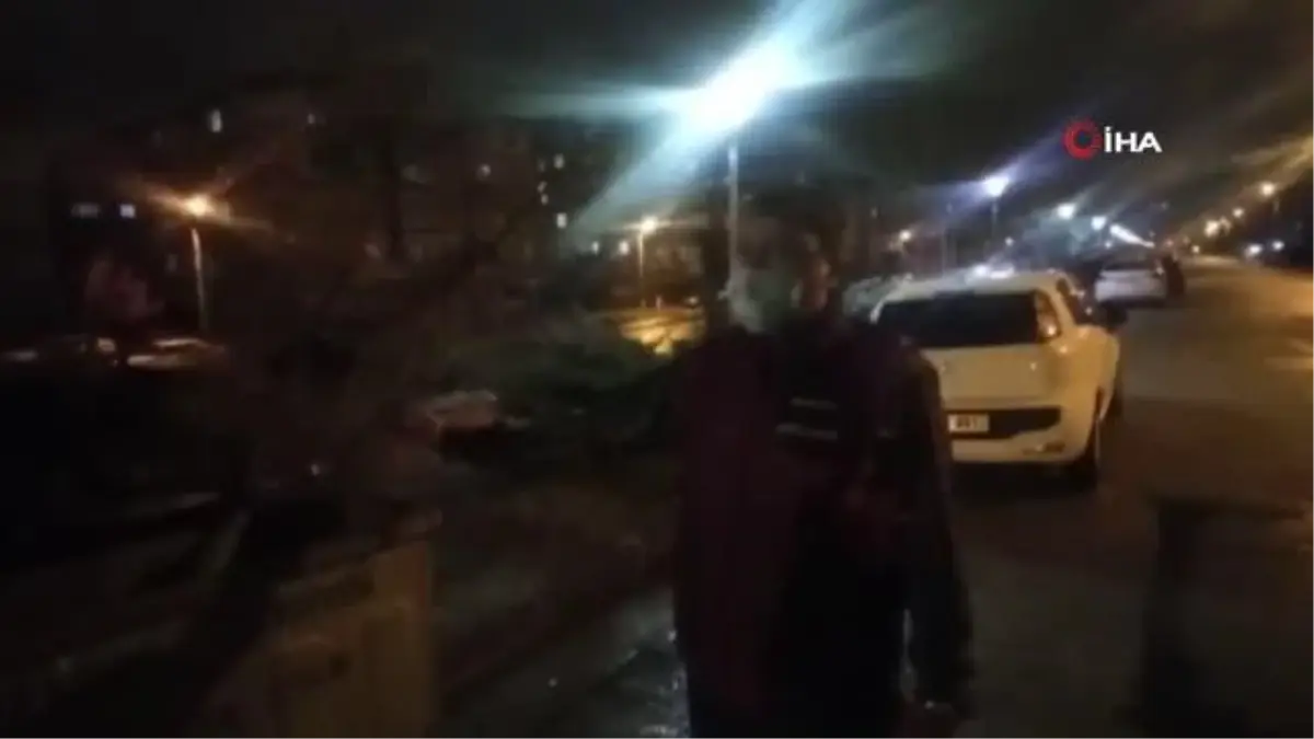 Başkent\'te akıl almaz olay...Parktaki ağacı söküp çöpe attı