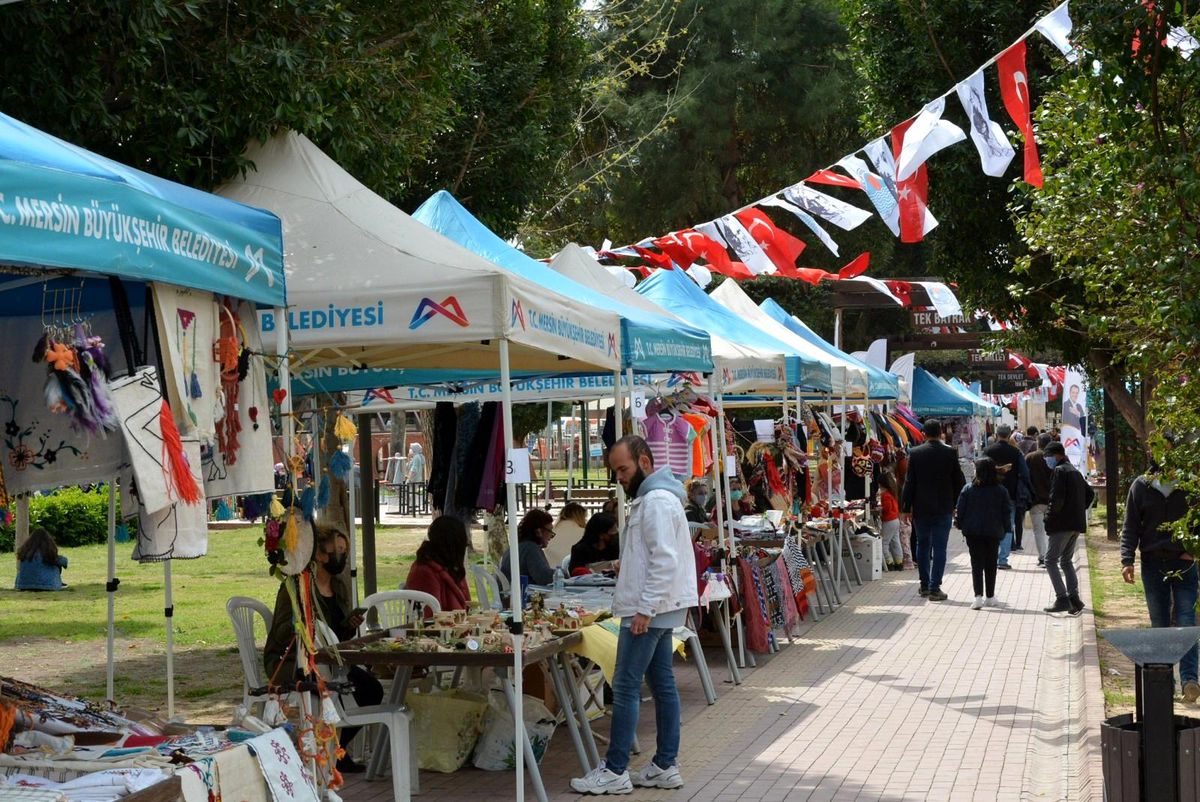 Büyükşehir Belediyesi, üretici kadınları bir kez daha Tarsus\'ta buluşturdu