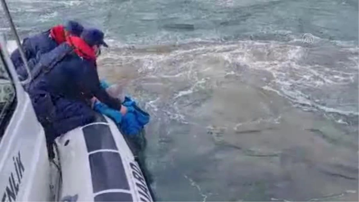 ÇANAKKALE - Teknesi alabora olup batan kişi sahil güvenlik ekiplerince kurtarıldı